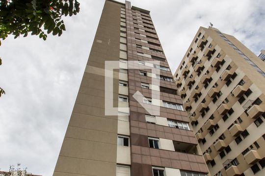 Vista da Rua de apartamento à venda com 1 quarto, 70m² em Alphaville Industrial, Barueri