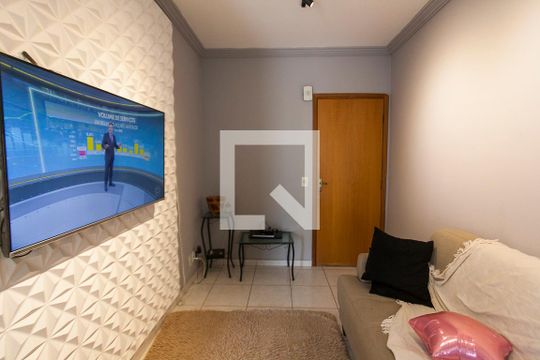 Sala de apartamento para alugar com 2 quartos, 47m² em Santa Mônica, Uberlândia