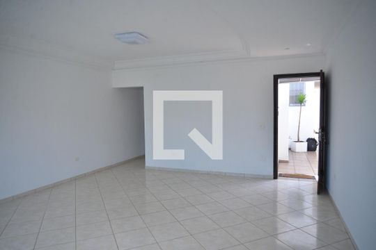 Sala de casa para alugar com 3 quartos, 274m² em Parque Novo Oratório, Santo André