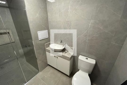 Banheiro de apartamento à venda com 1 quarto, 29m² em Vila Primavera, São Paulo