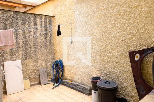 Lavanderia de casa à venda com 3 quartos, 150m² em Vila Yara, Osasco