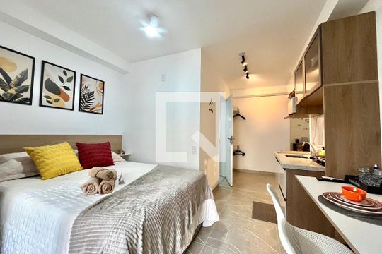 Sala/Quarto de kitnet/studio para alugar com 1 quarto, 29m² em Vila Santa Catarina, São Paulo