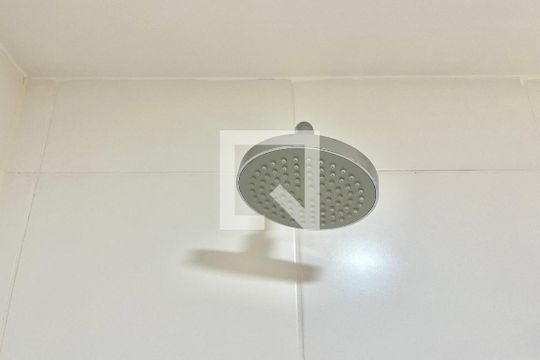 Banheiro de kitnet/studio para alugar com 1 quarto, 29m² em Vila Santa Catarina, São Paulo