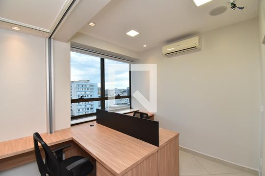 Sala 3 de apartamento para alugar com 5 quartos, 85m² em Centro, Curitiba