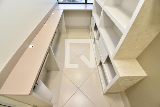 Sala 2 de apartamento para alugar com 5 quartos, 85m² em Centro, Curitiba