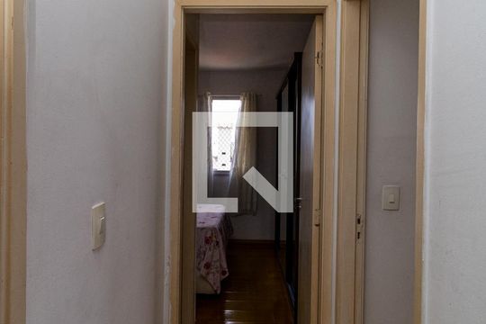 Corredor - Quartos de casa de condomínio à venda com 2 quartos, 63m² em Parque Novo Mundo, São Paulo