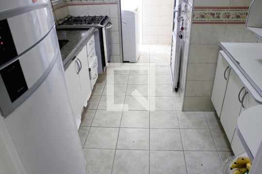 Cozinha de apartamento à venda com 3 quartos, 67m² em Picanço, Guarulhos