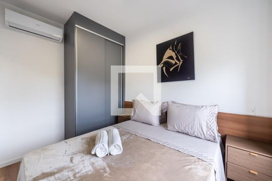 Apartamento à venda com 1 quarto, 32m² em Campo Belo, São Paulo