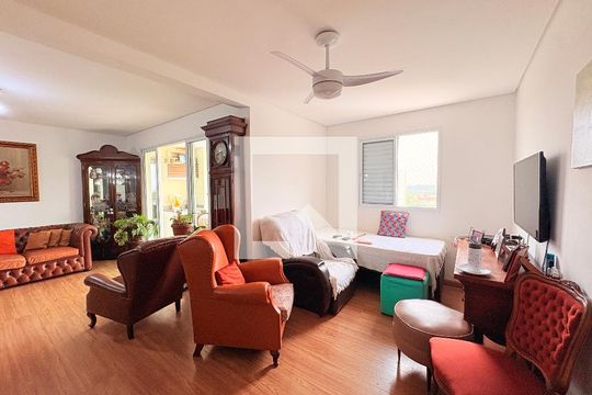 Sala de tv de apartamento à venda com 3 quartos, 119m² em Jardim Ermida I, Jundiaí