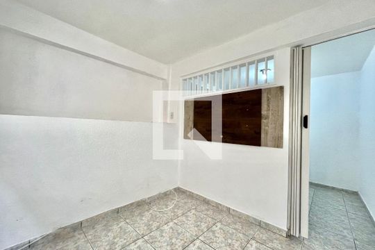 Sala 1 de casa à venda com 5 quartos, 300m² em Jardim Oriental, São Paulo