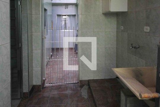 Casa para alugar com 2 quartos, 64m² em Vila Antonieta, São Paulo
