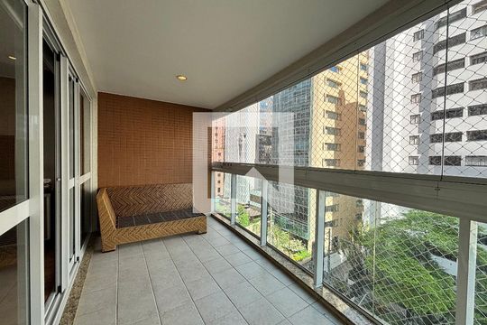 Varanda de apartamento à venda com 3 quartos, 130m² em Vila Olímpia, São Paulo