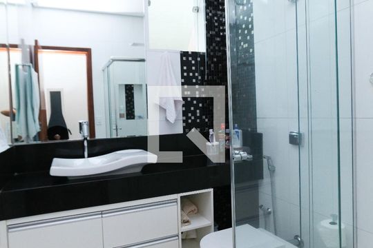 Casa à venda com 4 quartos, 320m² em Inconfidentes, Contagem