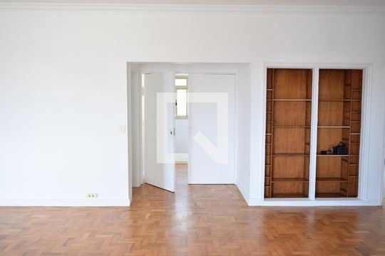 Sala de apartamento à venda com 3 quartos, 233m² em Bela Vista, São Paulo
