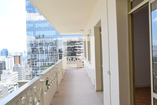 Varanda de apartamento à venda com 3 quartos, 233m² em Bela Vista, São Paulo