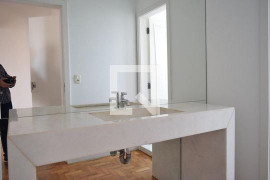 Lavabo de apartamento à venda com 3 quartos, 233m² em Bela Vista, São Paulo