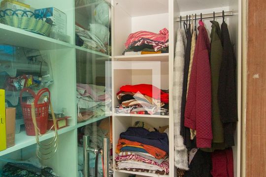 Closet da suíte de casa à venda com 4 quartos, 1260m² em Solar do Madeira, Contagem