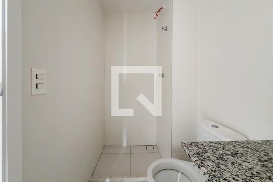 Banheiro de kitnet/studio para alugar com 1 quarto, 27m² em Cursino, São Paulo