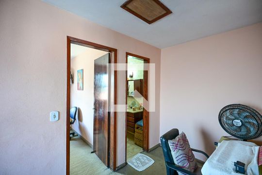 Corredor 2 de casa à venda com 3 quartos, 146m² em Jardim Monte Alegre, Taboão da Serra