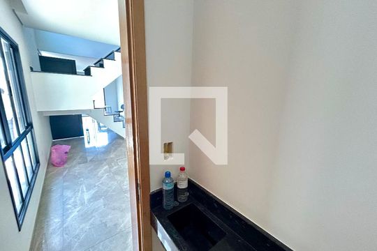 Lavabo de casa à venda com 3 quartos, 150m² em Vila Galvão, Guarulhos
