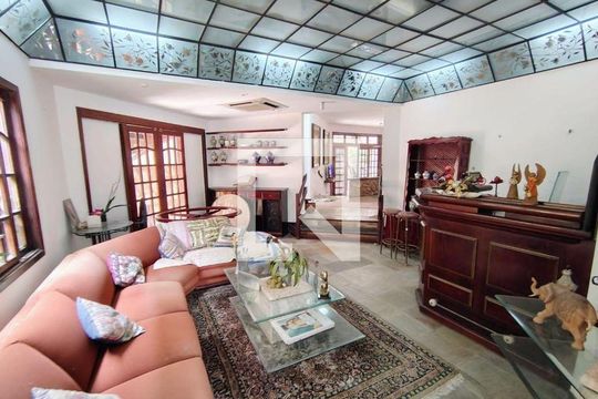 Casa à venda com 4 quartos, 328m² em São Francisco, Niterói