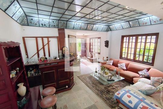 Casa à venda com 4 quartos, 328m² em São Francisco, Niterói
