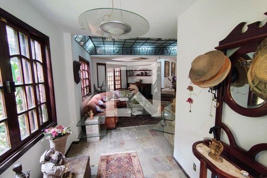 Casa à venda com 4 quartos, 328m² em São Francisco, Niterói