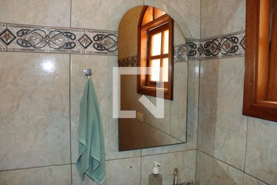 Casa para alugar com 3 quartos, 180m² em Jardim Sao Miguel, Cotia