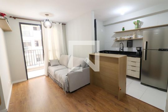 Sala de apartamento à venda com 2 quartos, 48m² em Centro, Osasco