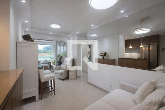 Sala de apartamento à venda com 2 quartos, 60m² em Vila Osasco, Osasco