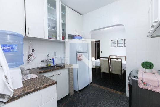 Casa para alugar com 3 quartos, 170m² em Teixeira Dias, Belo Horizonte