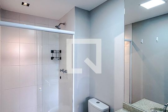 Banheiro de kitnet/studio para alugar com 1 quarto, 25m² em Tatuapé, São Paulo