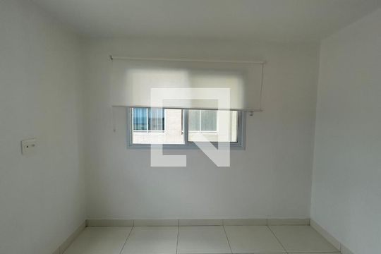 Sala e cozinha de apartamento para alugar com 1 quarto, 24m² em Jardim Placaford, Salvador