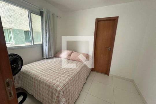 Quarto de apartamento para alugar com 1 quarto, 24m² em Jardim Placaford, Salvador