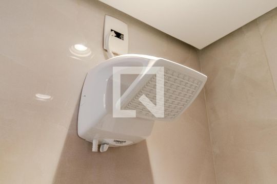 Banheiro de kitnet/studio para alugar com 1 quarto, 24m² em Vila Olímpia, São Paulo