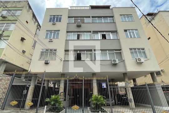 Fachada de apartamento à venda com 2 quartos, 72m² em Tijuca, Rio de Janeiro