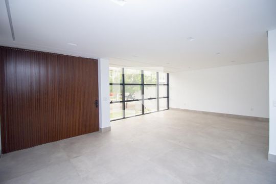 Sala de casa de condomínio à venda com 3 quartos, 650m² em Estância Silveira, Contagem