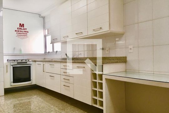 Apartamento para alugar com 3 quartos, 145m² em Aclimação, São Paulo