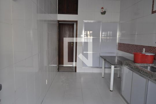 Casa à venda com 3 quartos, 500m² em Encantado, Rio de Janeiro