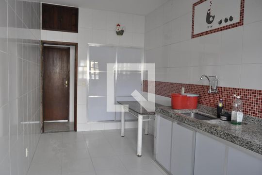 Casa à venda com 3 quartos, 500m² em Encantado, Rio de Janeiro