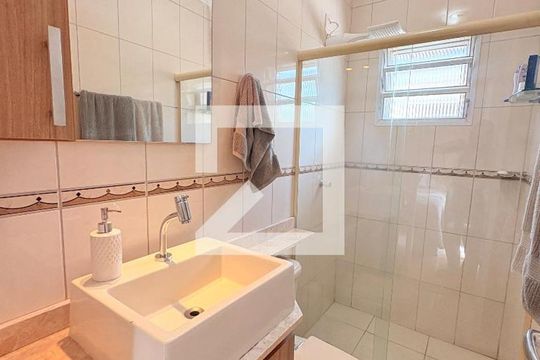 Banheiro da Suíte de casa de condomínio à venda com 3 quartos, 110m² em Jardim Shangai, Jundiaí
