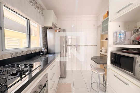 Cozinha de casa de condomínio à venda com 3 quartos, 110m² em Jardim Shangai, Jundiaí