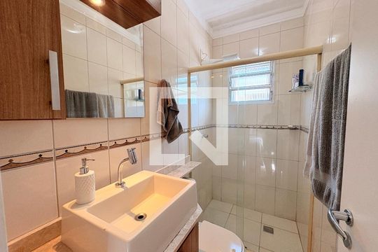 Banheiro da Suíte de casa de condomínio à venda com 3 quartos, 110m² em Jardim Shangai, Jundiaí