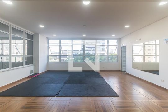 Academia de kitnet/studio para alugar com 1 quarto, 40m² em Vila Mogilar, Mogi das Cruzes