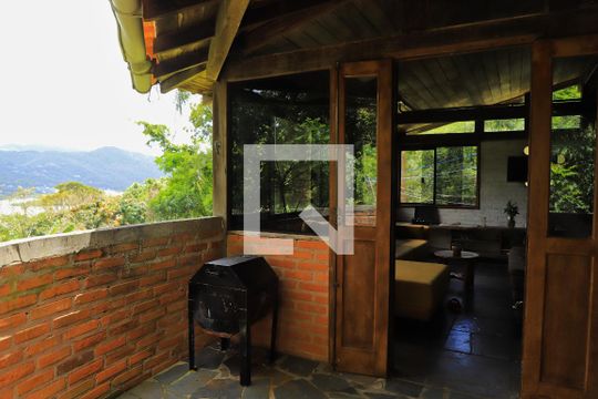 Casa para alugar com 3 quartos, 200m² em Lagoa da Conceição, Florianópolis