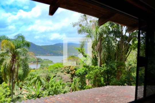 Casa para alugar com 3 quartos, 200m² em Lagoa da Conceição, Florianópolis