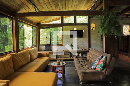 Casa para alugar com 3 quartos, 200m² em Lagoa da Conceição, Florianópolis