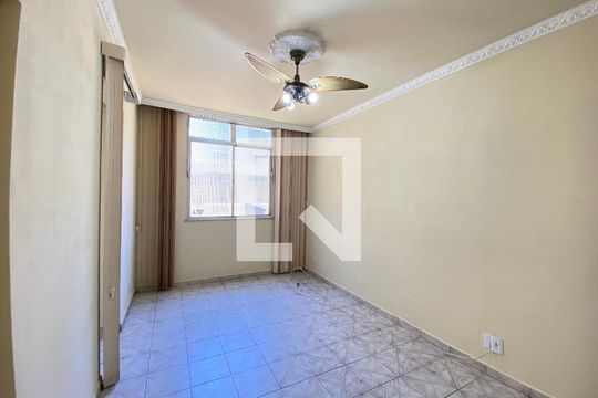 Sala de apartamento para alugar com 1 quarto, 40m² em Pilares, Rio de Janeiro