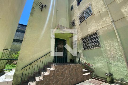 Fachada do bloco de apartamento para alugar com 1 quarto, 40m² em Pilares, Rio de Janeiro