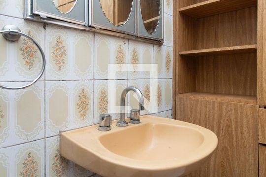 Banheiro de apartamento à venda com 1 quarto, 40m² em Centro Histórico, Porto Alegre